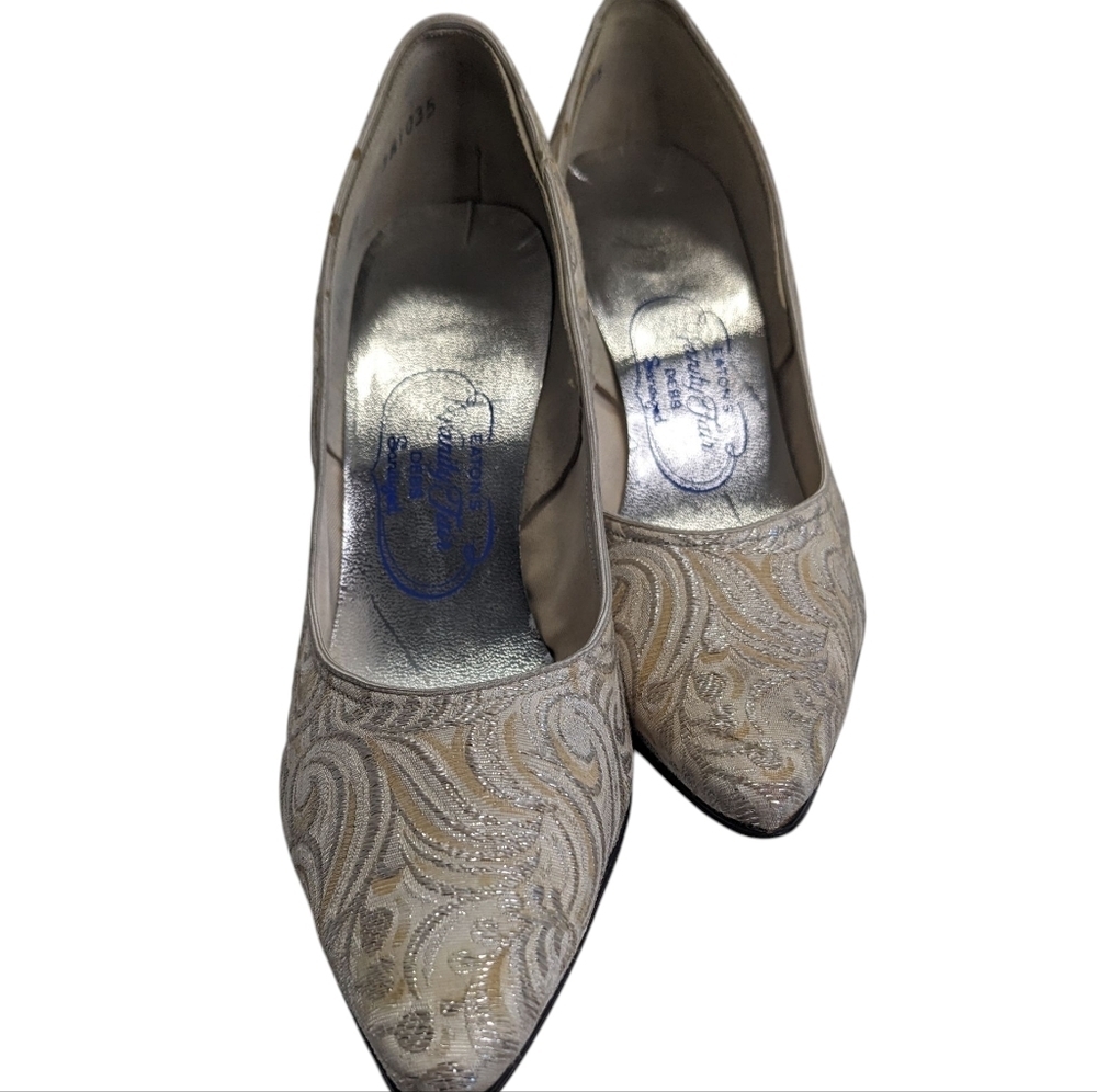 Vintage Circa 1970 Cream and Silver Heels Size 7/7.5 Retro Good Condition Flaw